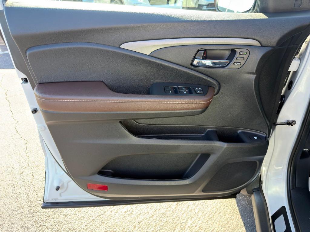 used 2025 Honda Ridgeline car, priced at $36,900