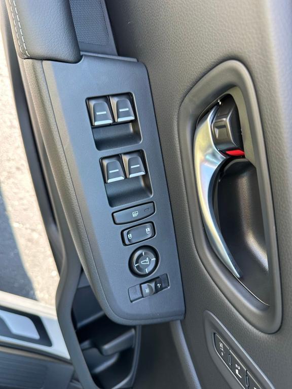 new 2025 Honda Pilot car, priced at $54,180