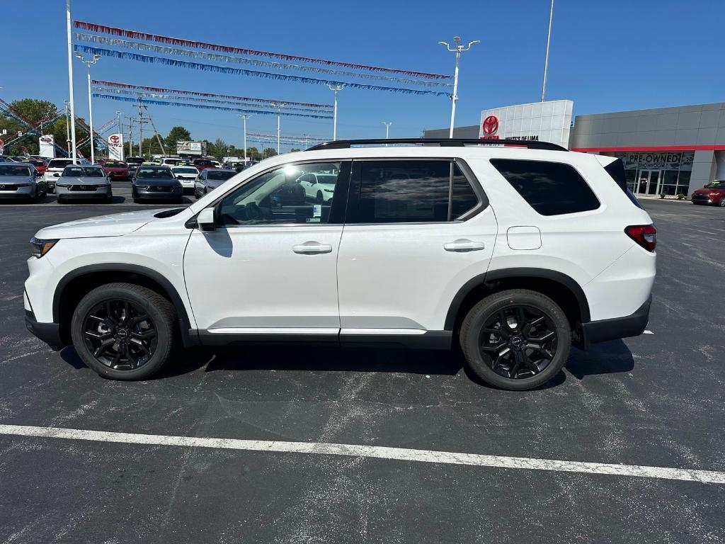 new 2025 Honda Pilot car, priced at $54,180