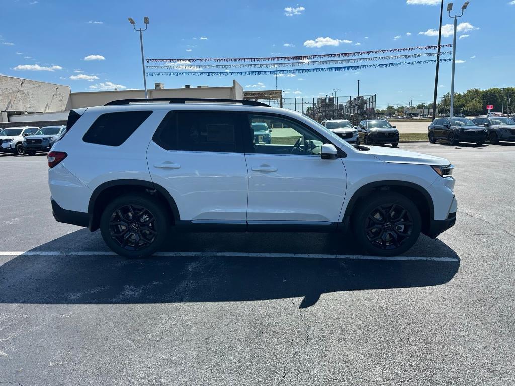 new 2025 Honda Pilot car, priced at $54,180