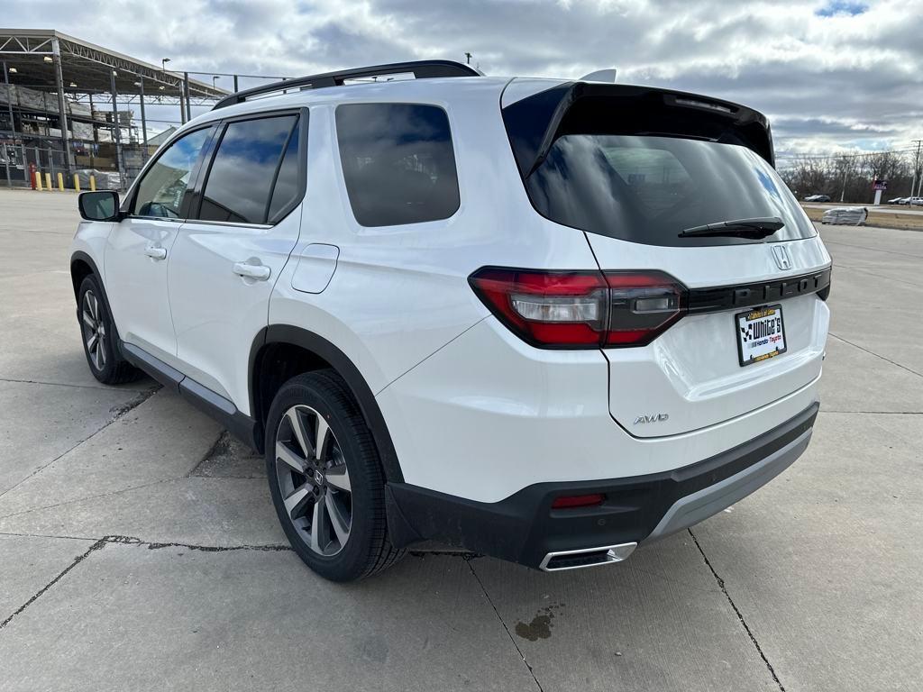 new 2025 Honda Pilot car, priced at $51,505