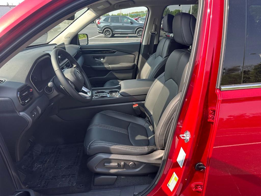 new 2025 Honda Pilot car, priced at $51,550