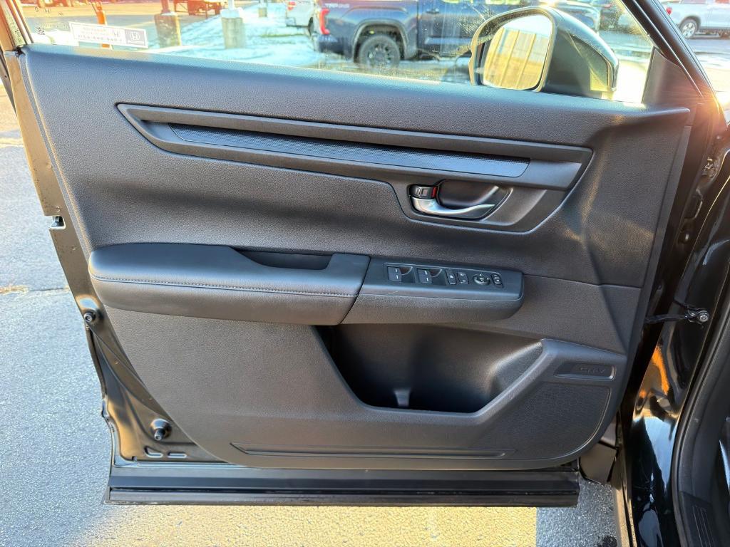 used 2023 Honda CR-V car, priced at $28,700