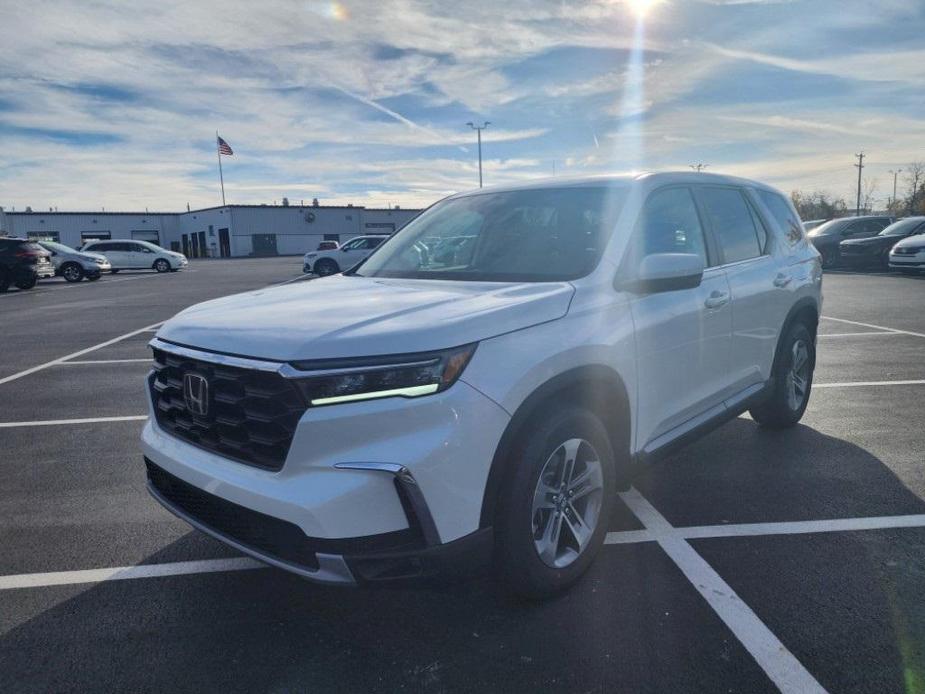 new 2025 Honda Pilot car, priced at $47,450