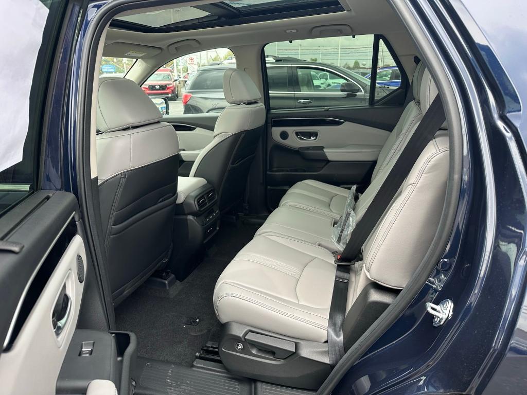 new 2025 Honda Pilot car, priced at $51,825