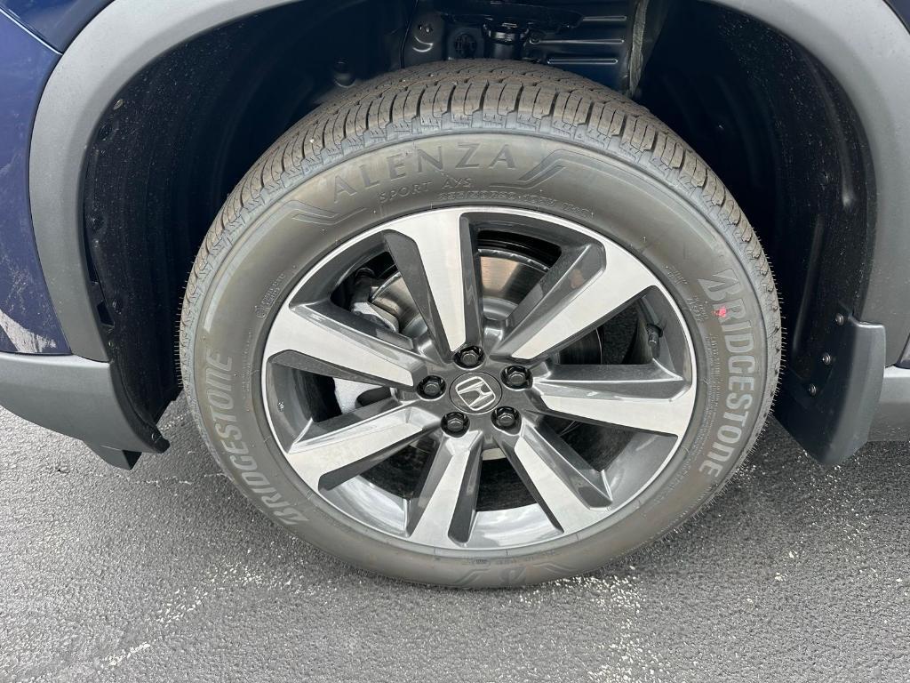 new 2025 Honda Pilot car, priced at $51,825