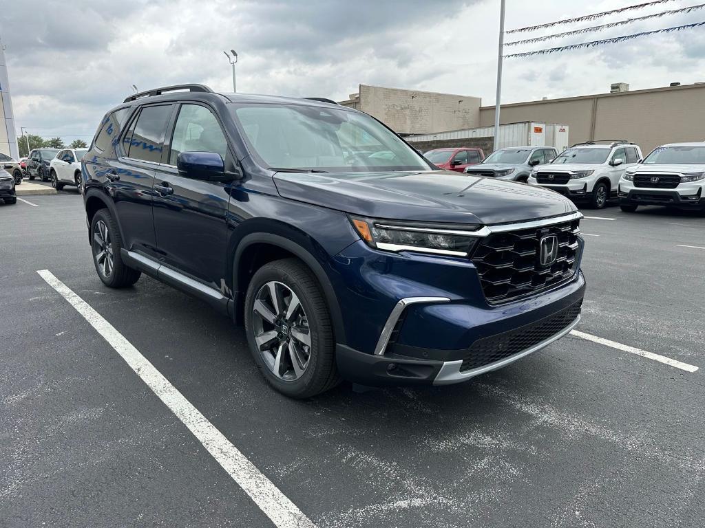 new 2025 Honda Pilot car, priced at $51,825