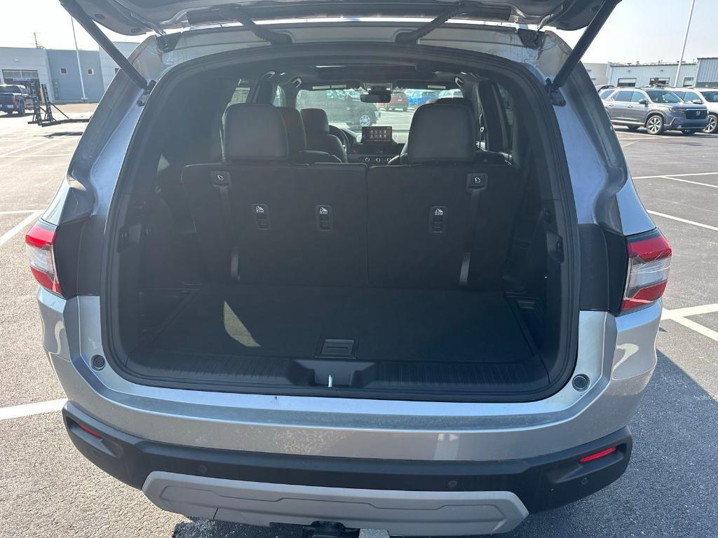 new 2025 Honda Pilot car, priced at $50,895