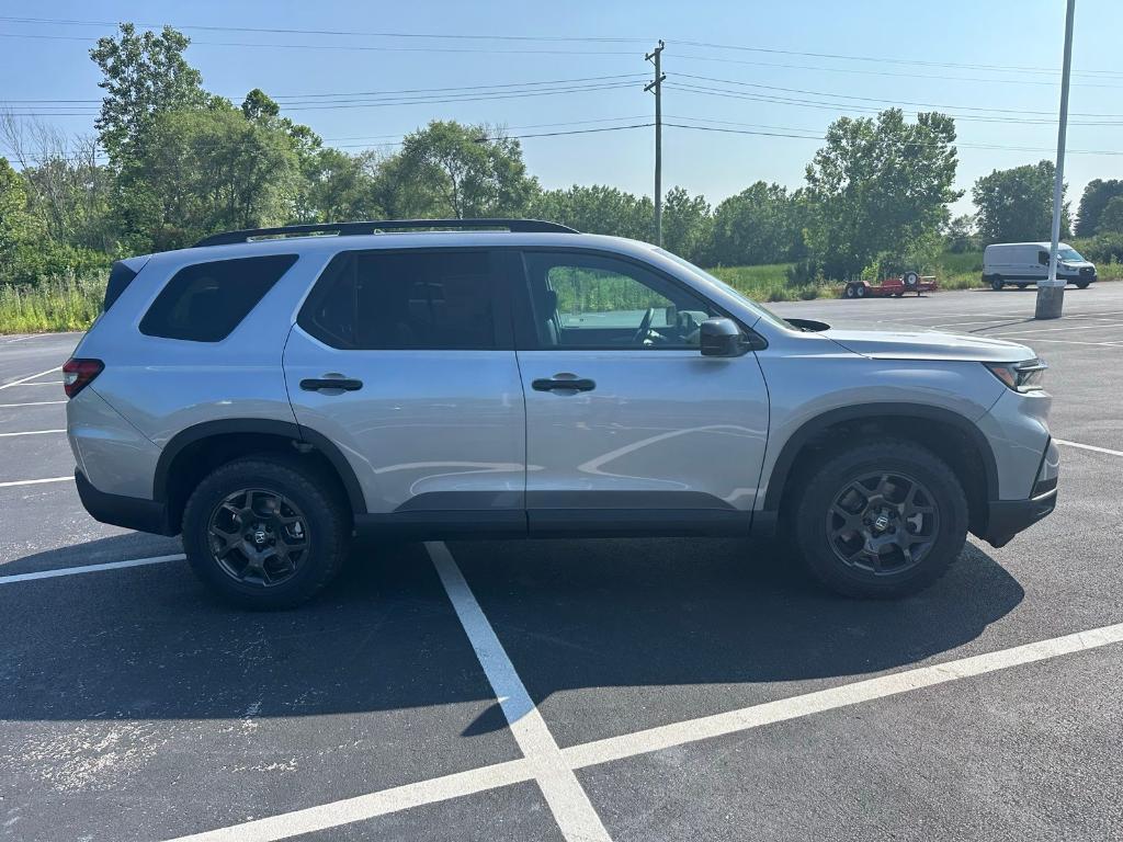 new 2025 Honda Pilot car, priced at $50,895