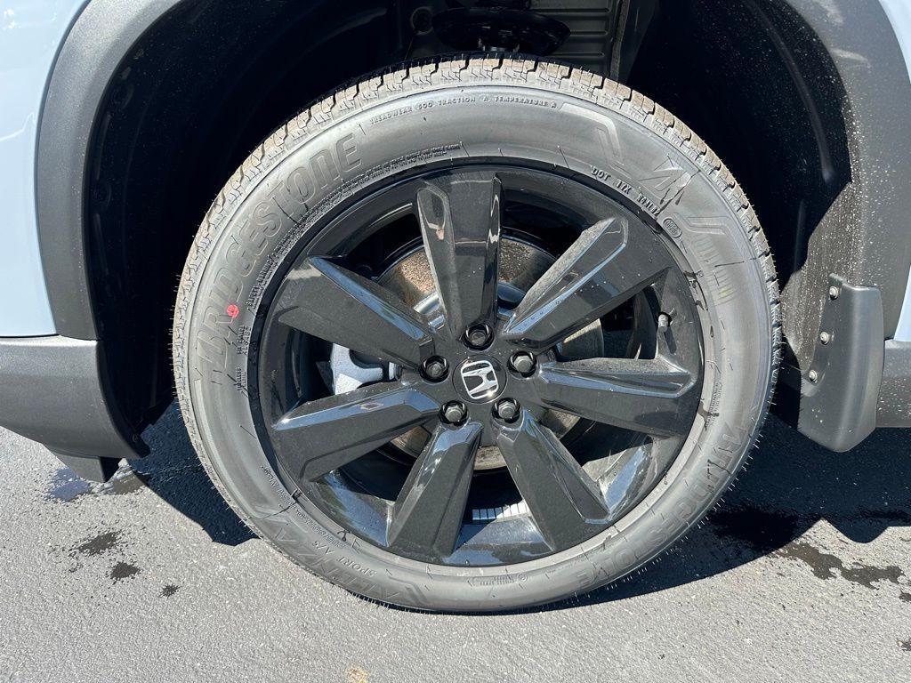 new 2025 Honda Pilot car, priced at $56,485