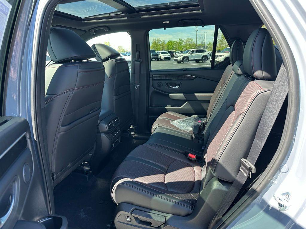 new 2025 Honda Pilot car, priced at $56,485