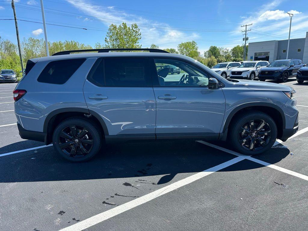 new 2025 Honda Pilot car, priced at $56,485
