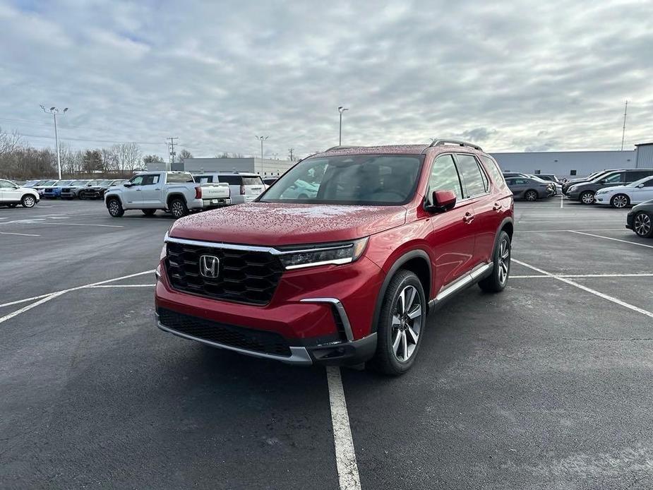 new 2025 Honda Pilot car, priced at $54,930