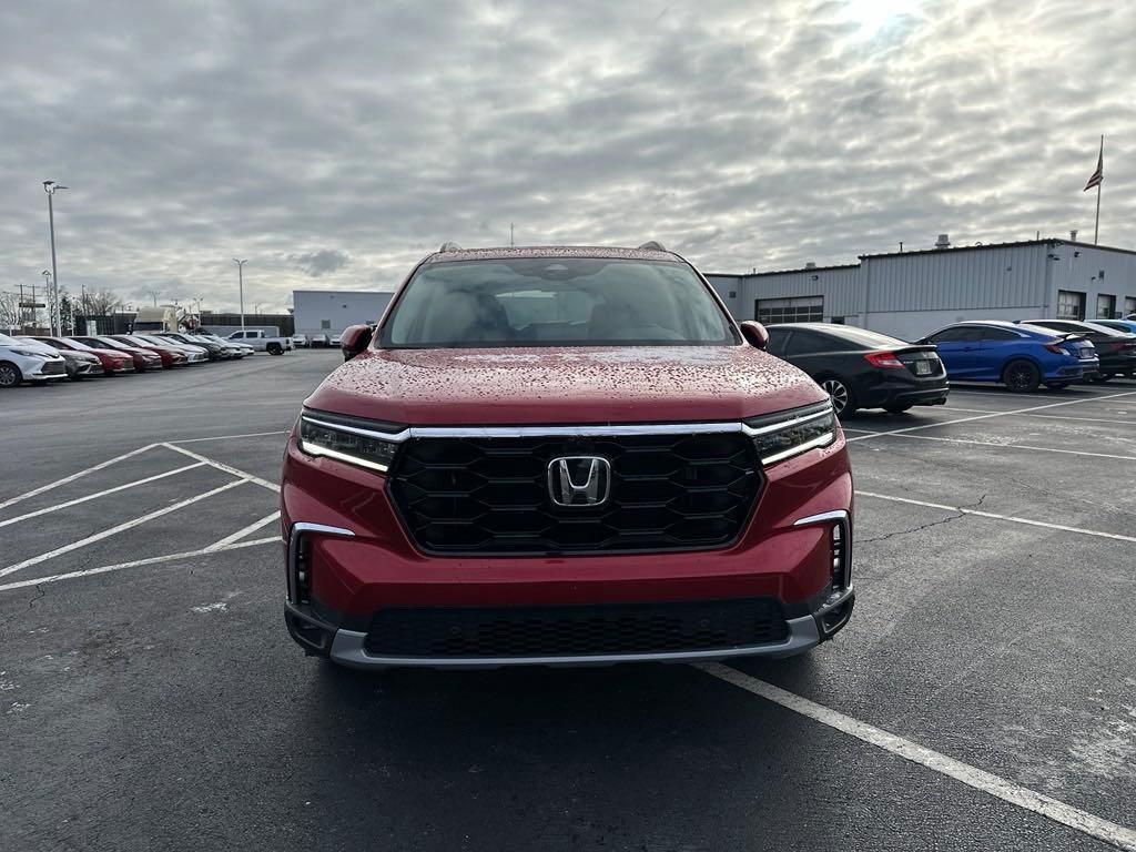 new 2025 Honda Pilot car, priced at $54,930