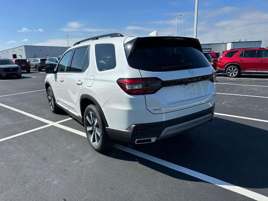 new 2025 Honda Pilot car, priced at $51,550
