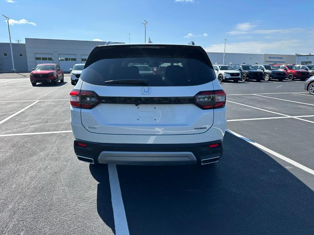 new 2025 Honda Pilot car, priced at $51,550