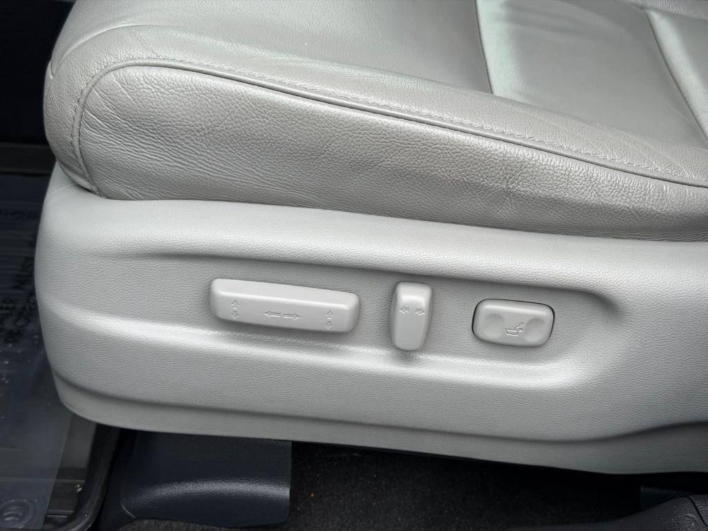 used 2021 Honda Pilot car, priced at $23,900