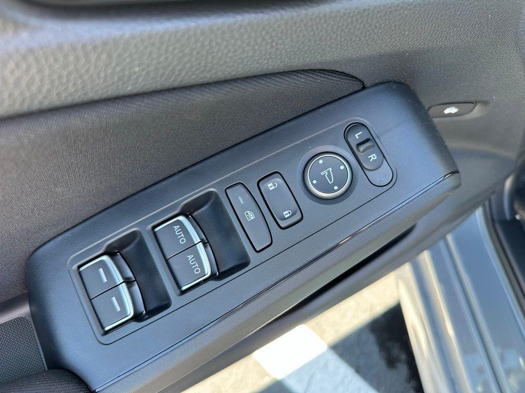 new 2025 Honda Civic Hybrid car, priced at $30,555
