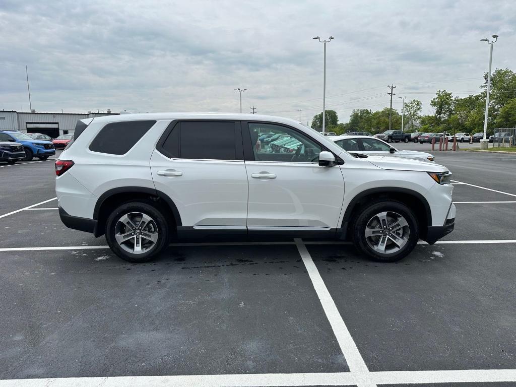 new 2025 Honda Pilot car, priced at $48,280