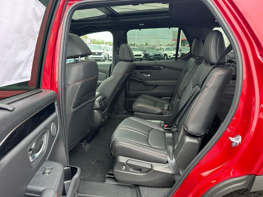 new 2025 Honda Pilot car, priced at $51,350