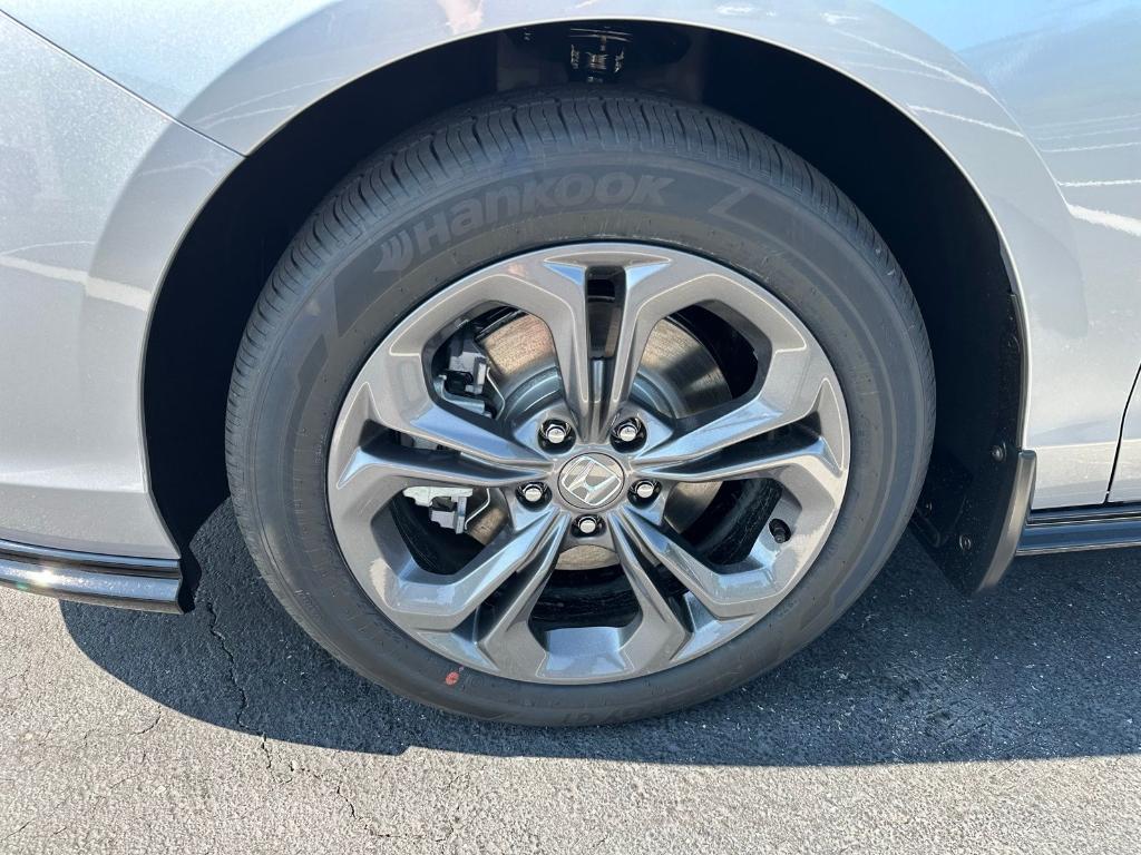 new 2025 Honda Accord Hybrid car, priced at $36,090
