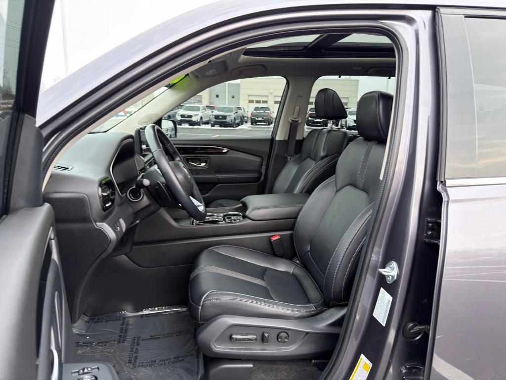 used 2024 Honda Pilot car, priced at $41,900