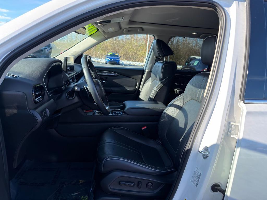 used 2023 Honda Pilot car, priced at $41,800