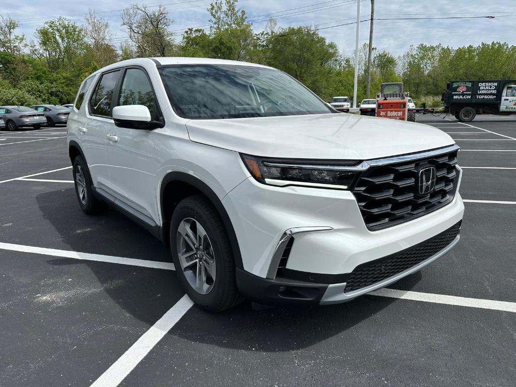 new 2025 Honda Pilot car, priced at $48,280