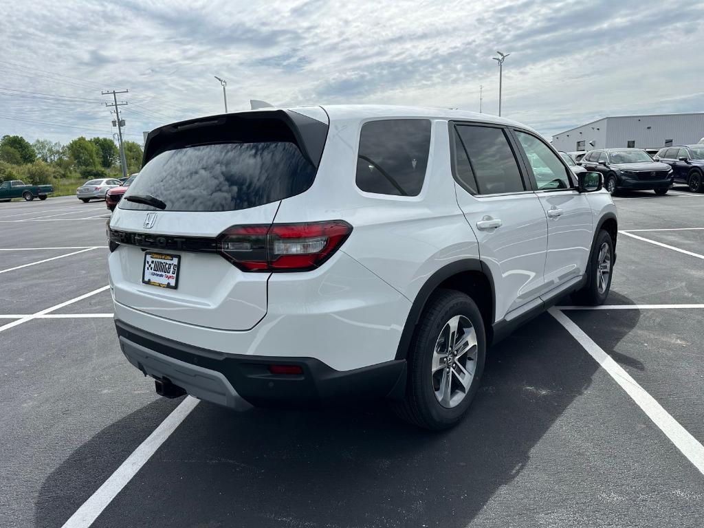 new 2025 Honda Pilot car, priced at $48,280