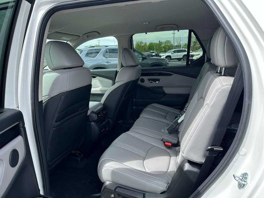 new 2025 Honda Pilot car, priced at $48,280