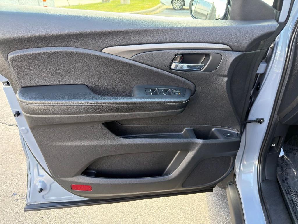 used 2023 Honda Ridgeline car, priced at $25,900