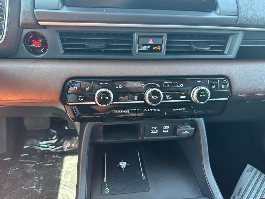 new 2025 Honda Pilot car, priced at $54,575