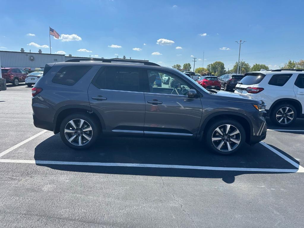 new 2025 Honda Pilot car, priced at $54,575