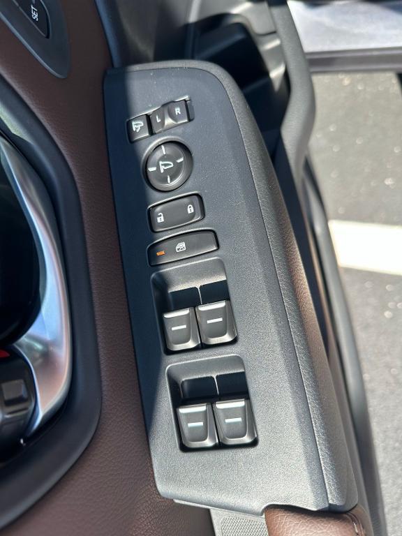 new 2025 Honda Pilot car, priced at $54,575