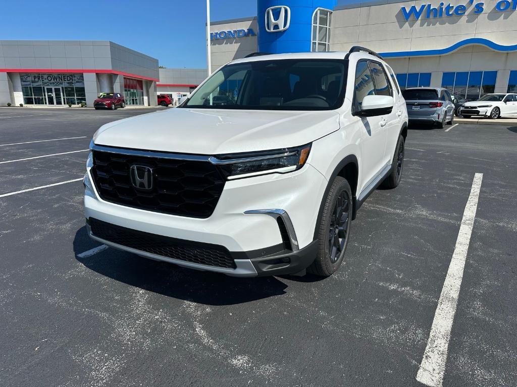 new 2025 Honda Pilot car, priced at $53,450