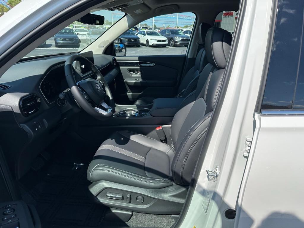 new 2025 Honda Pilot car, priced at $53,450