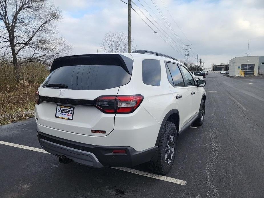 new 2025 Honda Pilot car, priced at $51,250