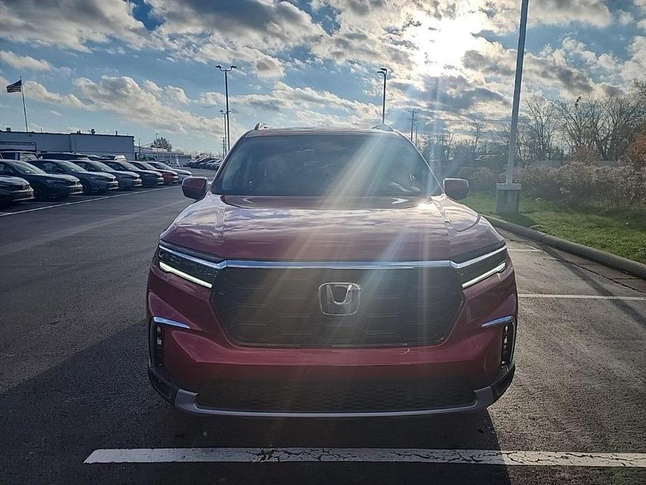 new 2025 Honda Pilot car, priced at $51,450