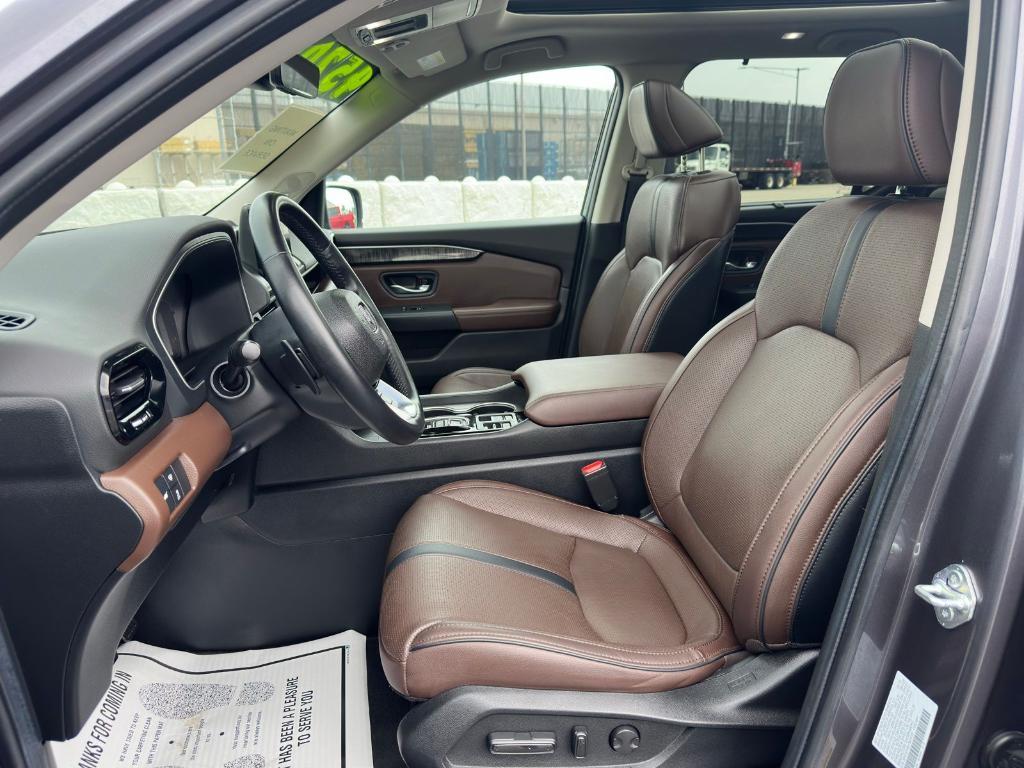 used 2023 Honda Pilot car, priced at $45,200
