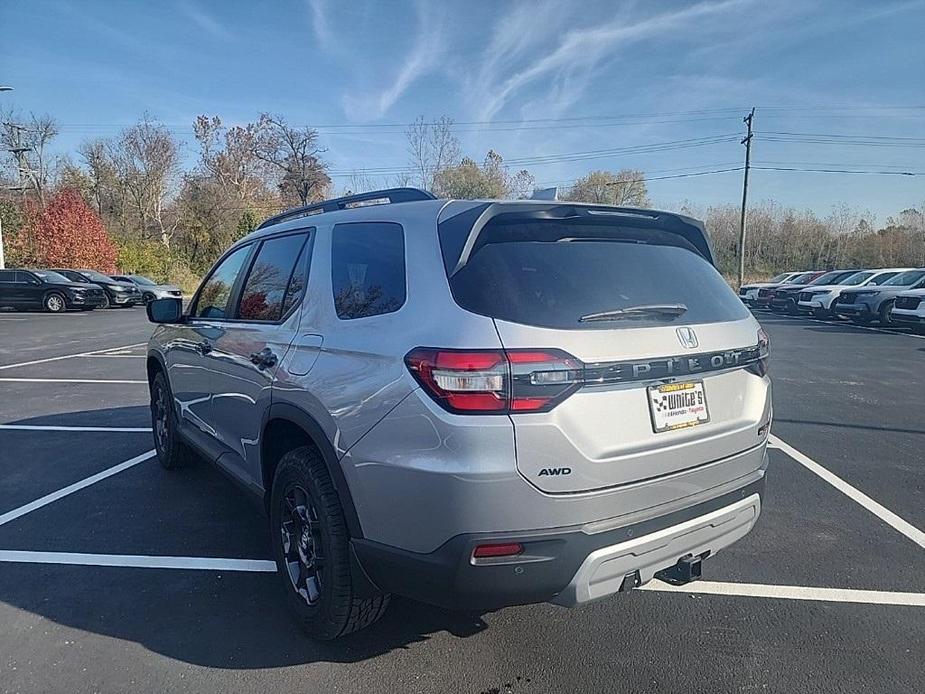 new 2025 Honda Pilot car, priced at $51,580