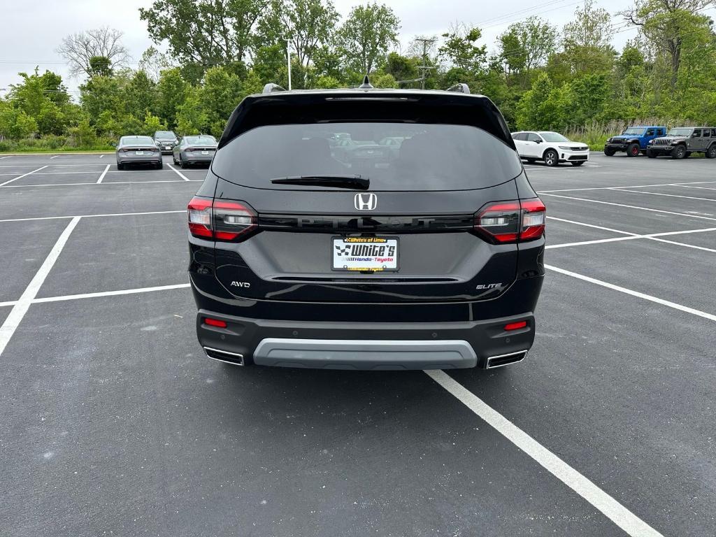 new 2025 Honda Pilot car, priced at $55,305