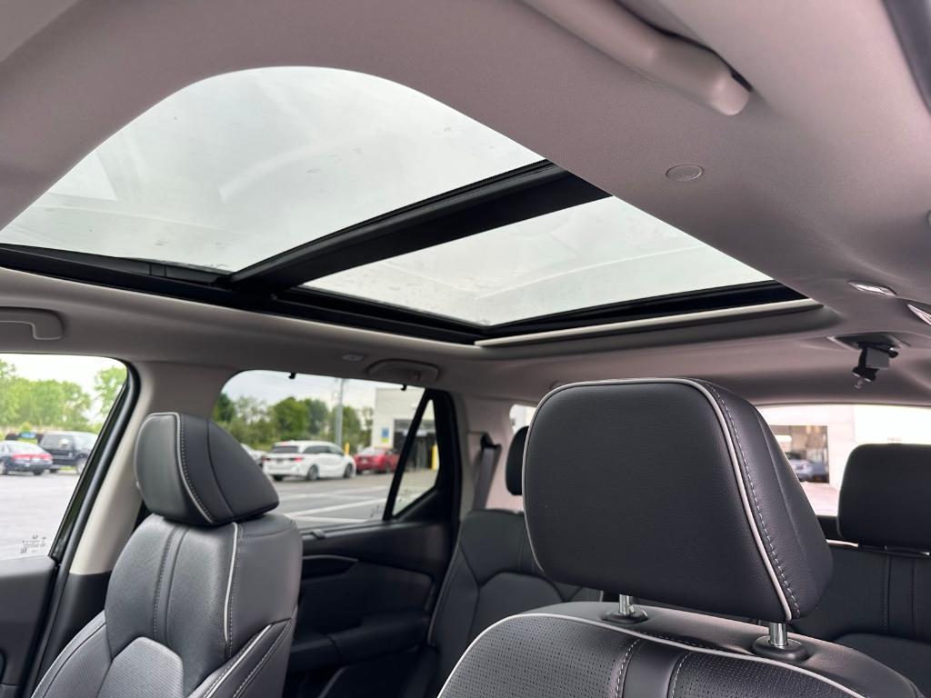 new 2025 Honda Pilot car, priced at $55,305