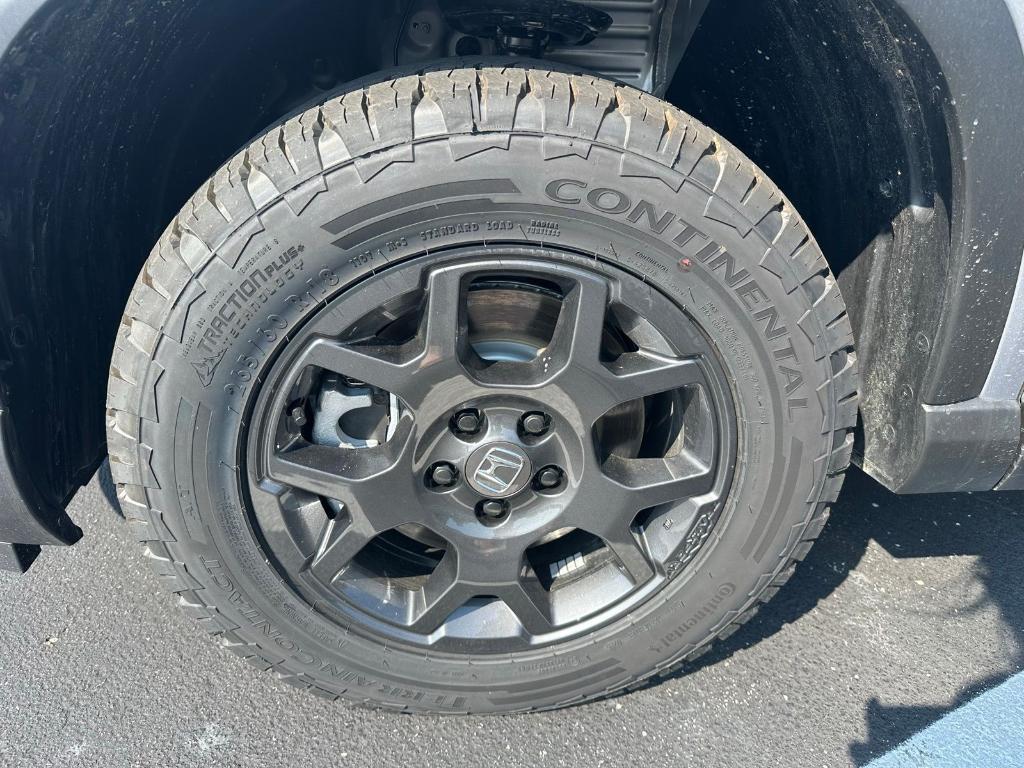 new 2025 Honda Pilot car, priced at $50,850