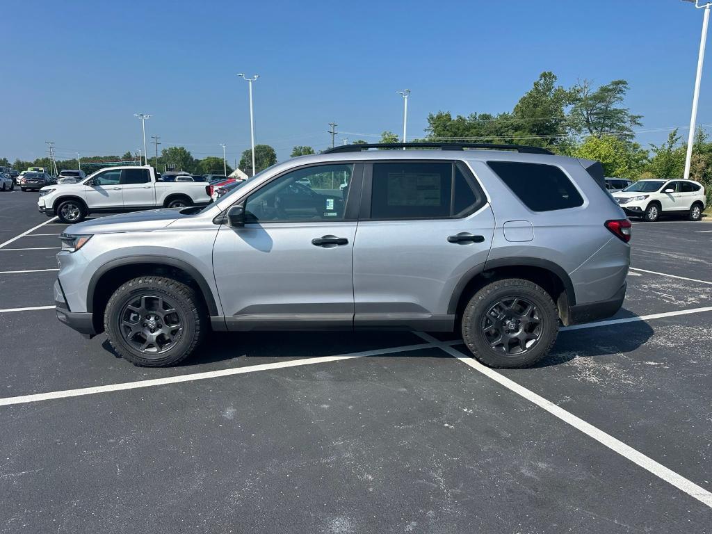 new 2025 Honda Pilot car, priced at $50,850