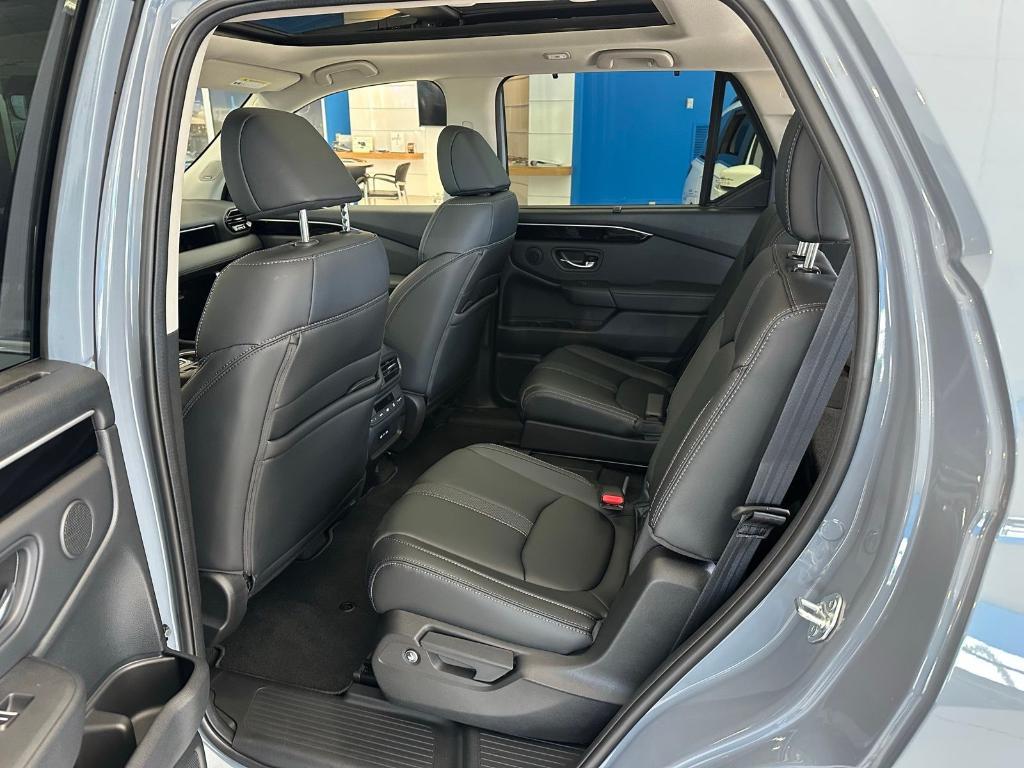 new 2025 Honda Pilot car, priced at $51,505