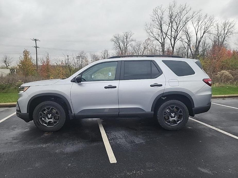 new 2025 Honda Pilot car, priced at $51,580