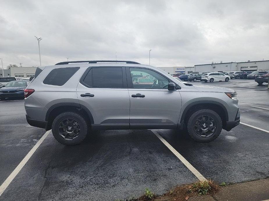 new 2025 Honda Pilot car, priced at $51,580