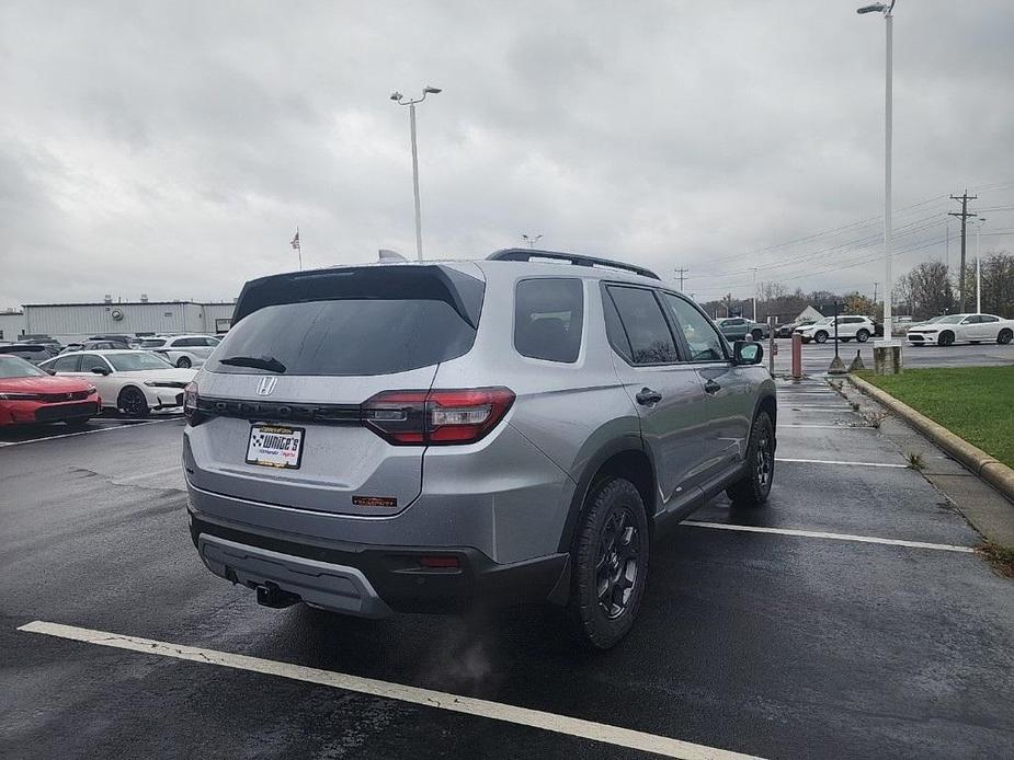 new 2025 Honda Pilot car, priced at $51,580