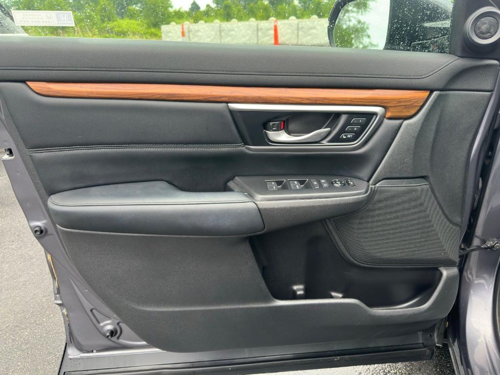 used 2022 Honda CR-V car, priced at $30,900