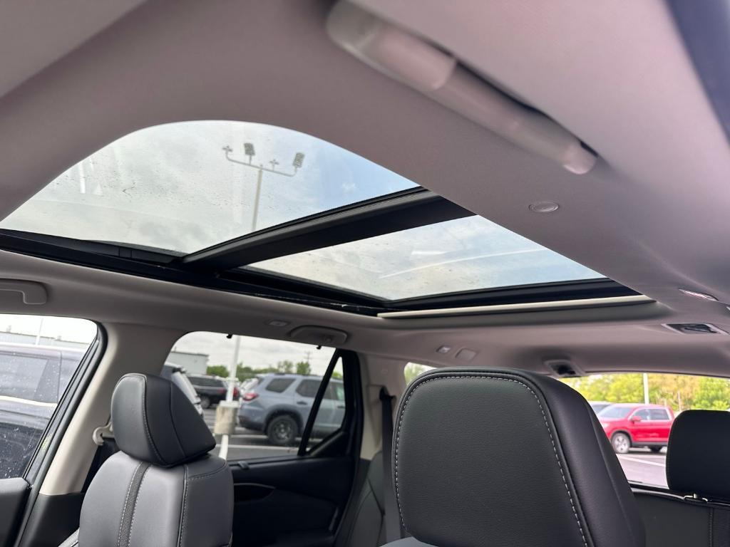new 2025 Honda Pilot car, priced at $51,825